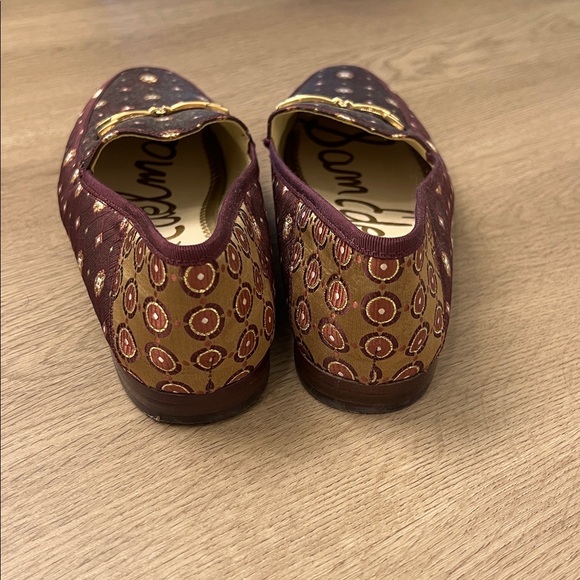 Sam Edelman Loraine Maroon Loafers with Gold Details - Picture 3 of 4